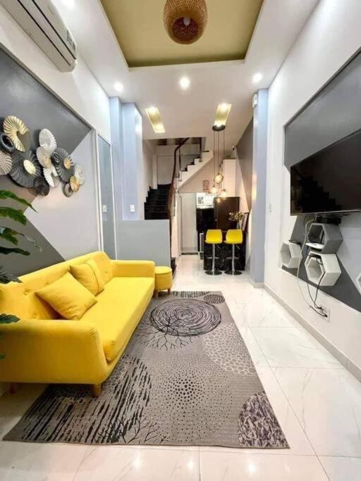 Quan 1 Ngay Pho Bui Vien Apartment
